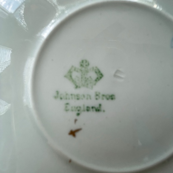 Teacup saucers - Picture 2 of 2